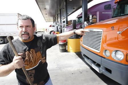 司机薪水暴涨20但也有人破产倒闭美国卡车司机马丁谈贸易战经历