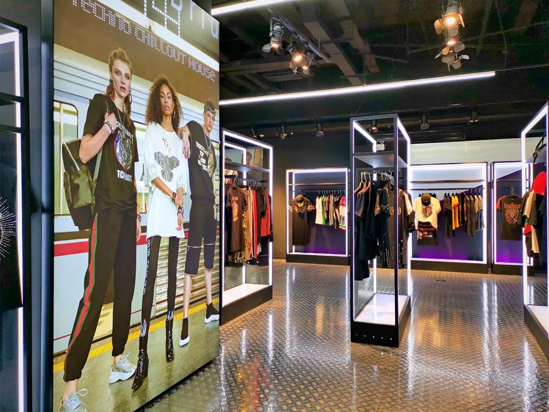 tch | 英伦轻奢潮牌tch强势入驻北京王府井apm,潮流风暴一触即发!