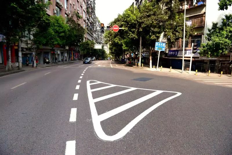 犯一次扣3分在万州遇到这三类交通标线一定要注意