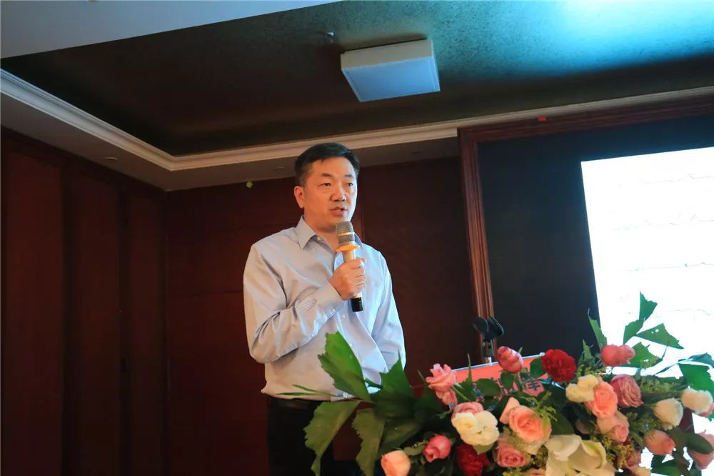 浙江大学医学院附属邵逸夫医院急诊科主任洪玉才教授结合实际病例进行