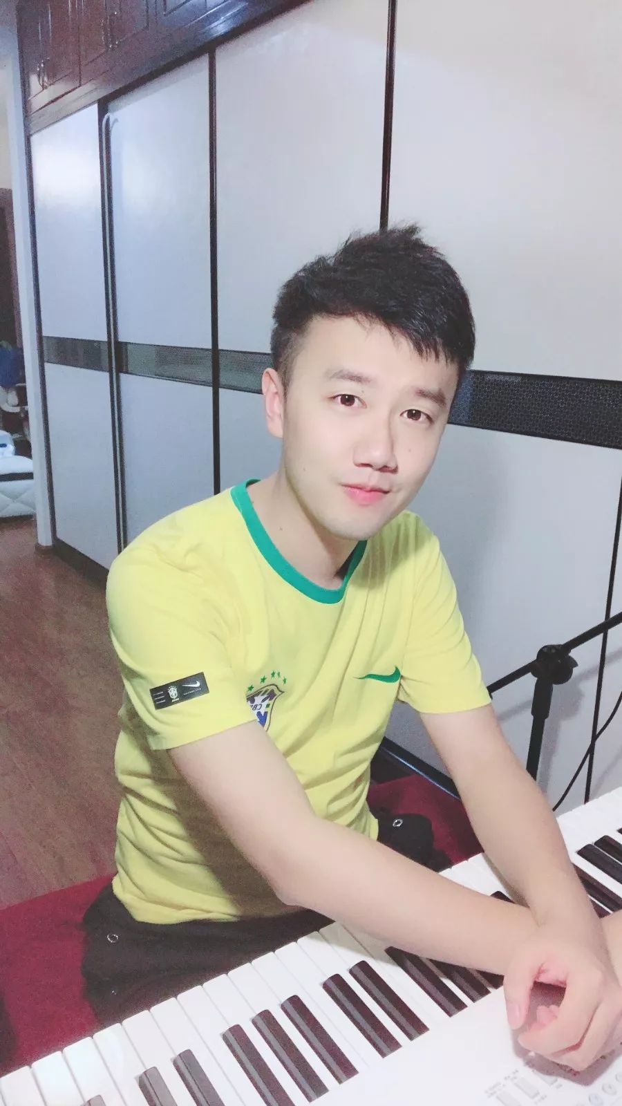 当红男主播海量私照曝光背后的故事