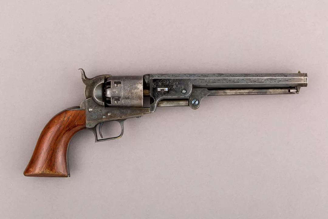 1851年设计的navy percussion左轮手枪不过从19世纪开始,这种状况开始