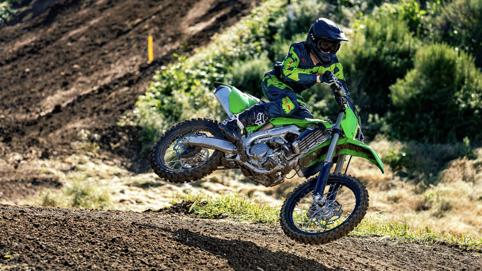 平易近人的越野摩托车川崎klx车系复出