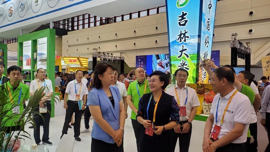 吉林粮食"三张名片"闪耀郑州粮交会,吉鲁晋川四省联合推介,提质增效促