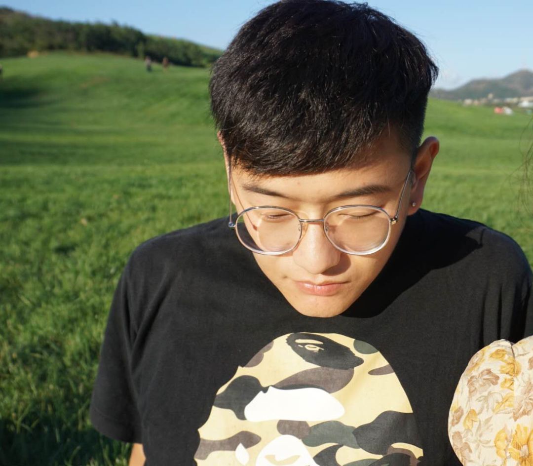 李嘉瑞:野哥!毕业快乐(你一定可以毕业的哈哈哈哈哈!