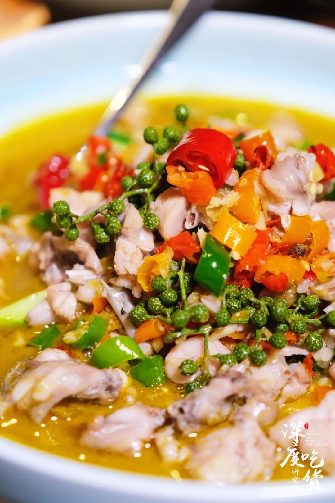 超好看的鲜椒美蛙,新鲜青椒,红椒还有花椒!