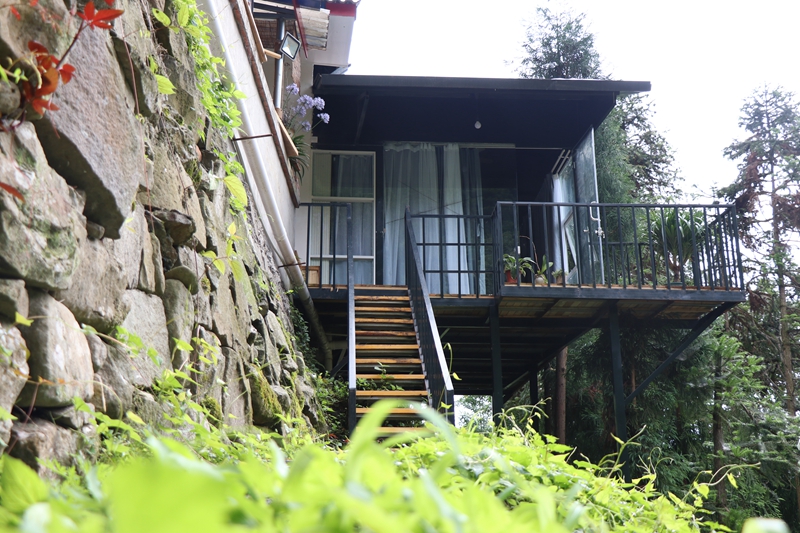 原创什邡冰川镇农房变身网红民宿村民有盼头