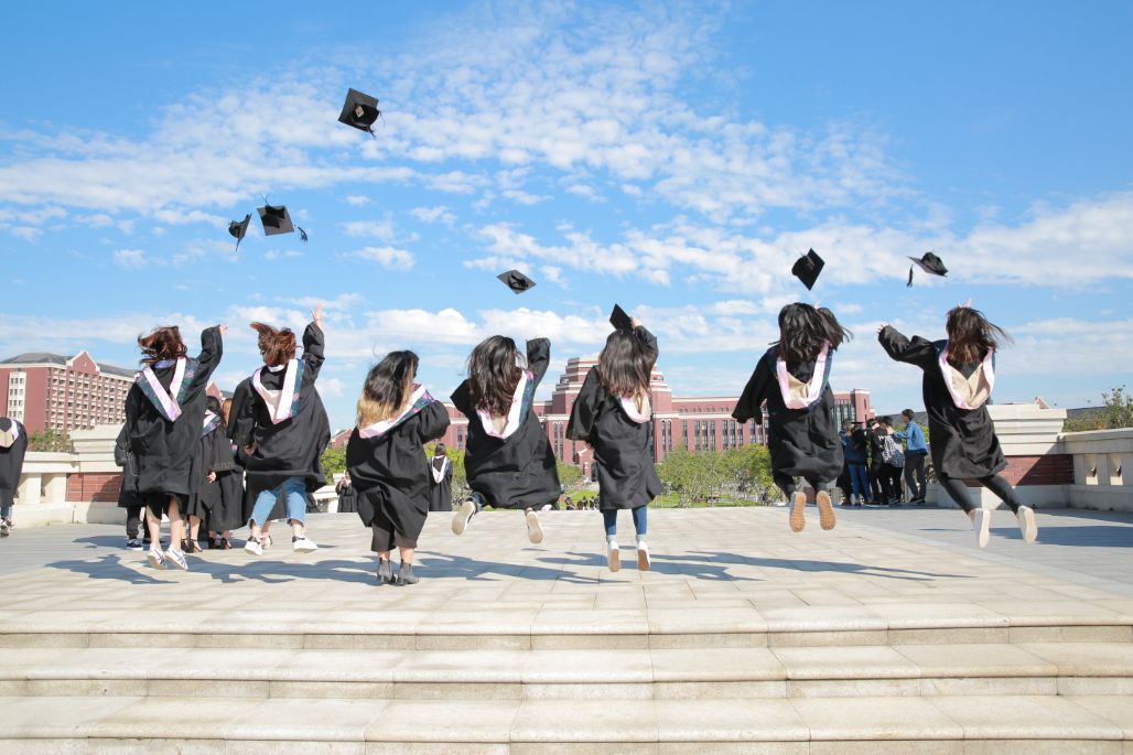 惠民生沪上21所高校新老毕业照大集合一起回忆青葱岁月