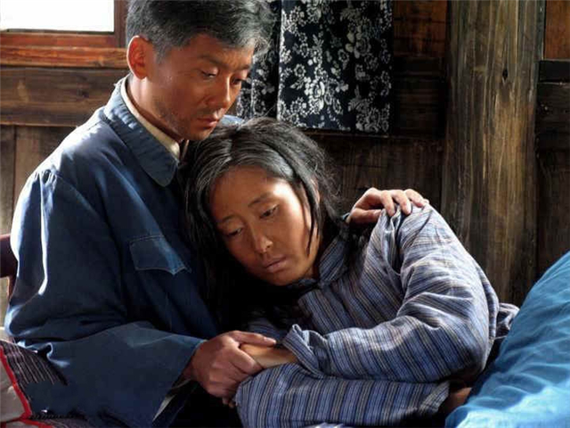 原创豆瓣9.5,电视剧版《活着》,曾经看哭了无数人,却很少人知道