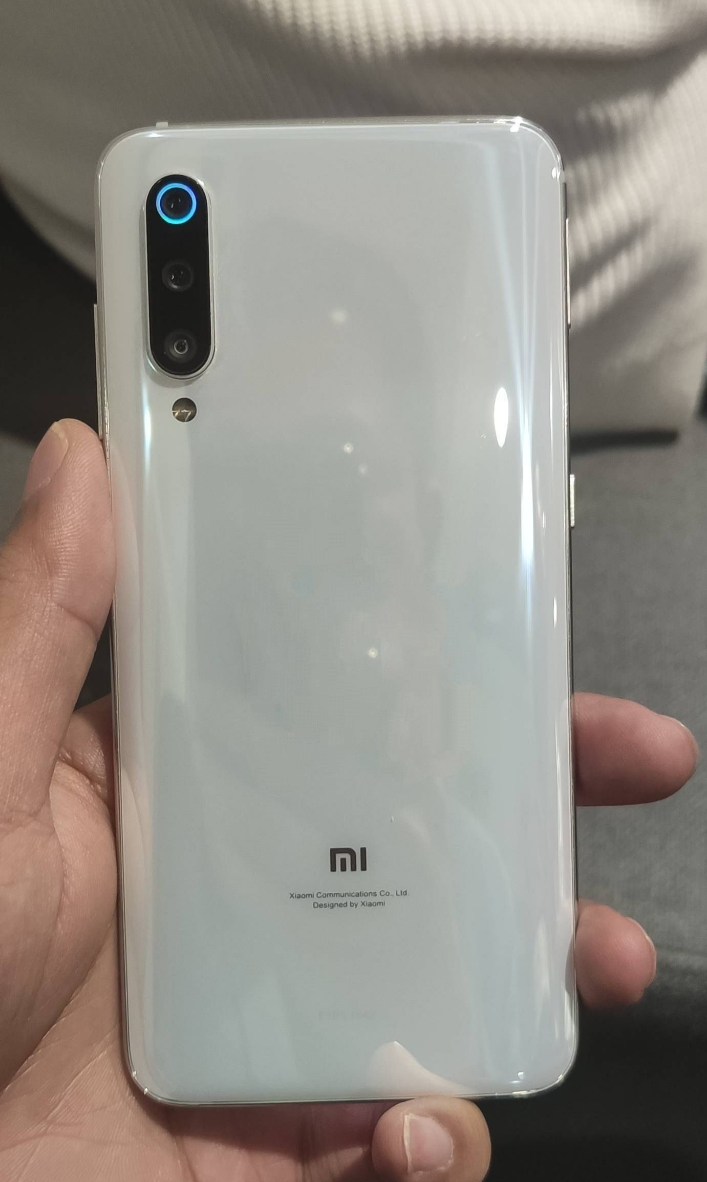 原创小米cc真机照泄露,水滴屏 三摄 小仙女并没有那么美!