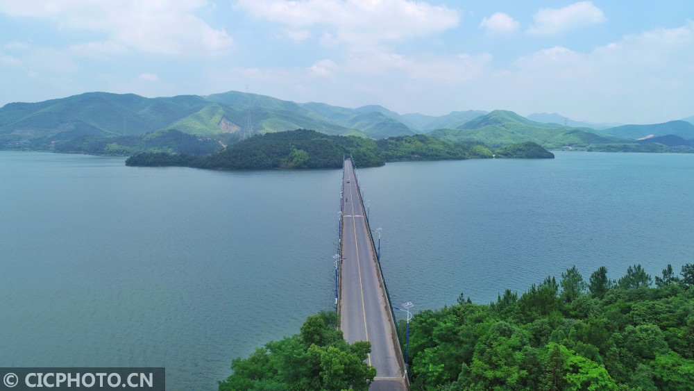 浙江湖州:绿水青山入画来