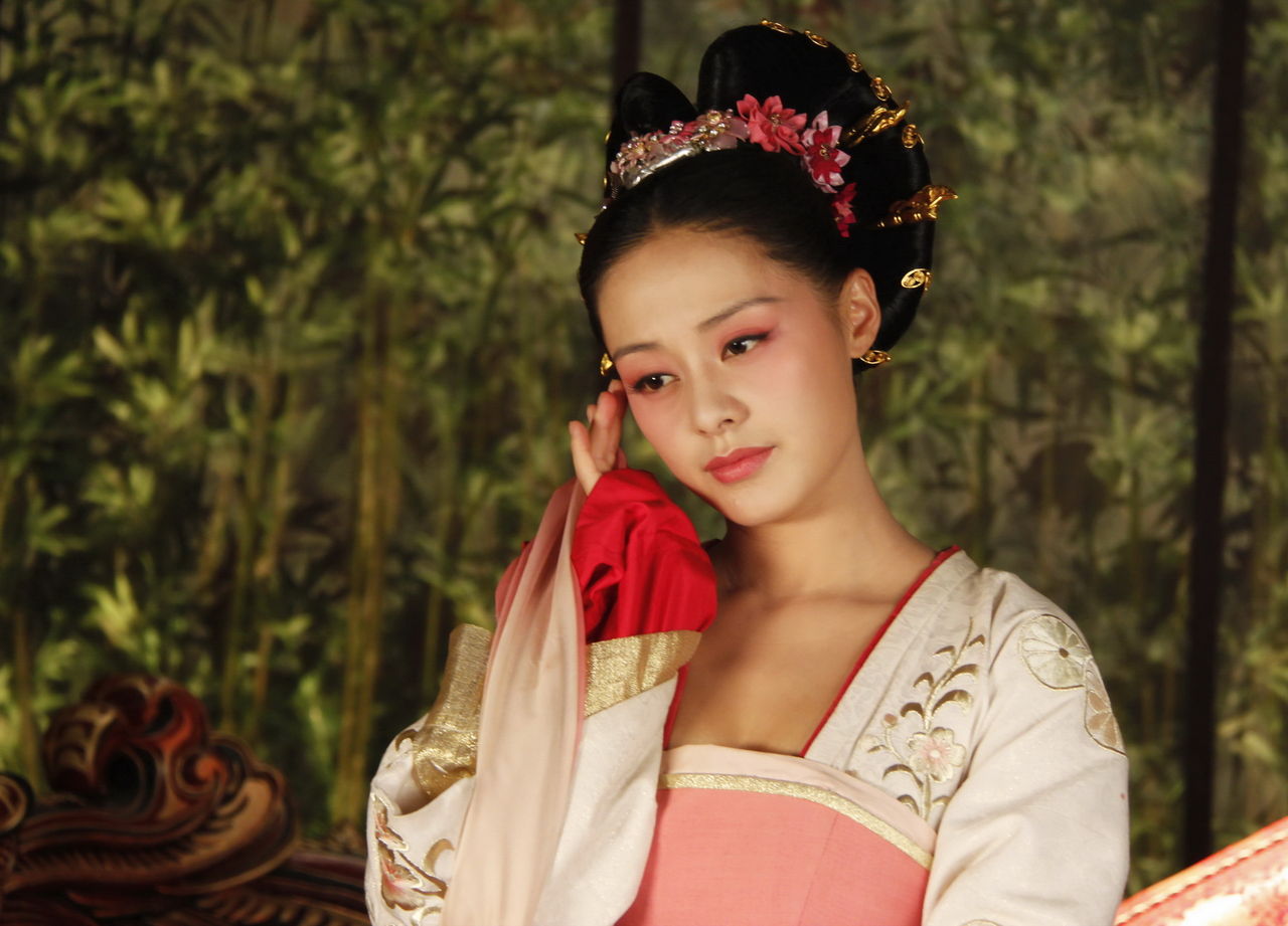 但李忠这个人疑心太重,因为李忠的封地距离都城也不远,就怕武则天心狠
