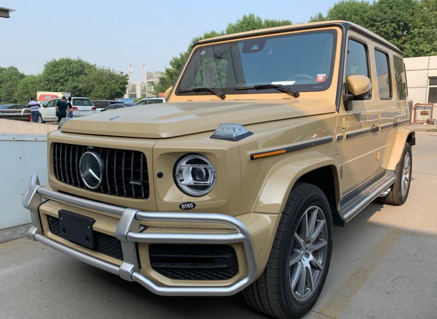 首台沙漠版奔驰g级越野车亮相采用全新柴油动力外观真大气