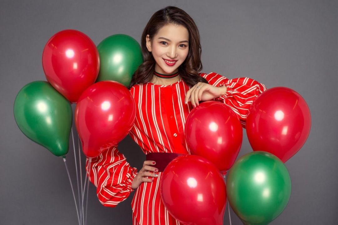 她把十元店开进直播间三块九的袜子一小时卖出3万多双