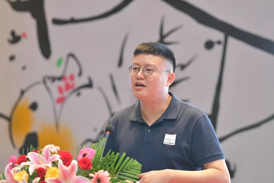 江苏万新光学有限公司国内销售中心副总裁汤坚就此次峰会作主题分享