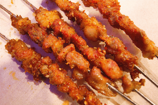 龙啤酒简直就是绝配猪小腰小腰处理的非常干净没有一点腥味看起来金