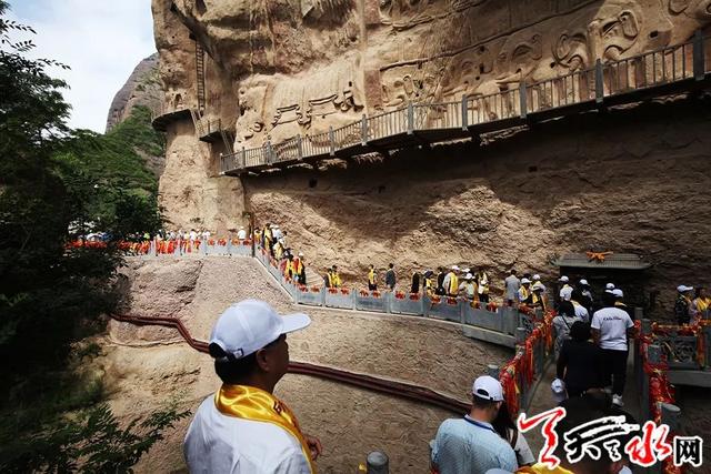 武山水簾洞拉梢寺世界第一摩崖大佛祈福文化旅遊節開幕