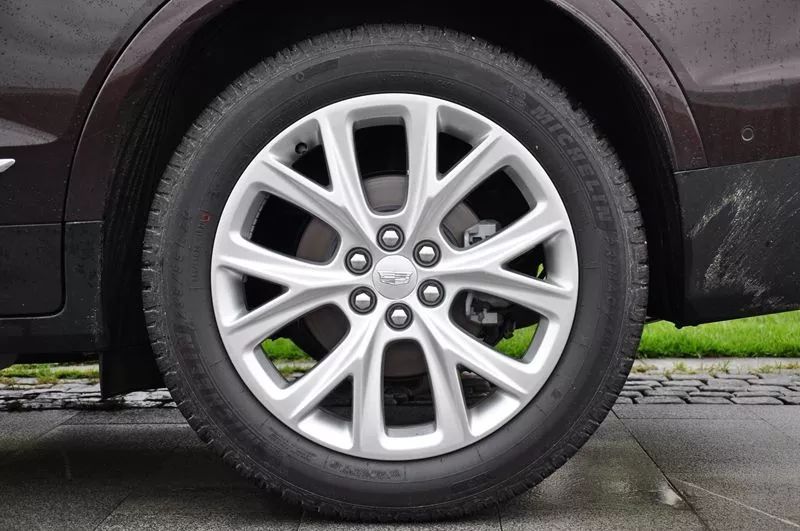 抢先试驾全新凯迪拉克xt5外观设计家族化升级9at变速器是亮点