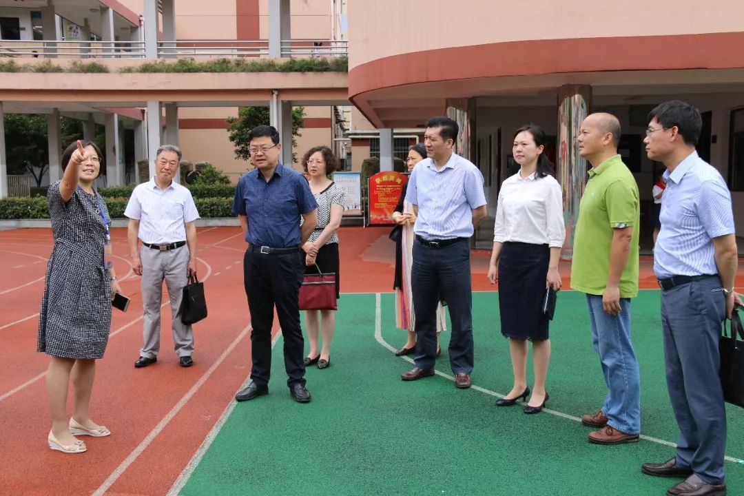 無錫市第一女子中學和崇寧路實驗小學之間進行教育資源共享的做法