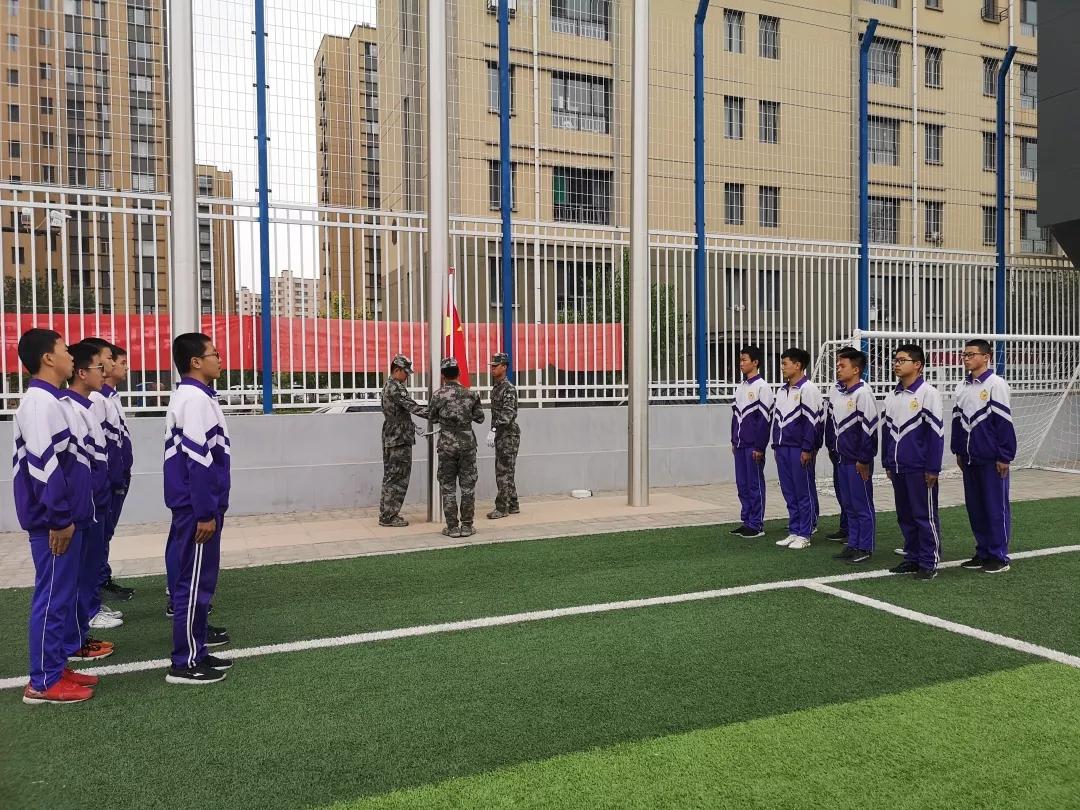 步履铿锵展风采 斗志昂扬绘青春 ——北重四中社会实践第五天