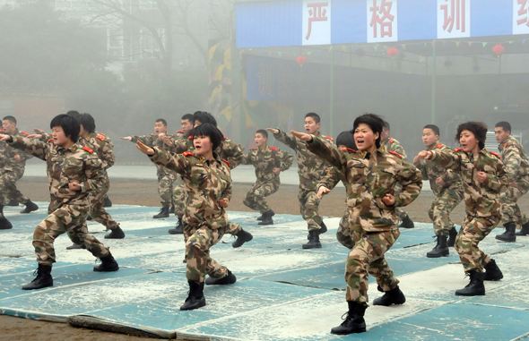 韩国人认为中国人的阅兵式实在是太强悍了.