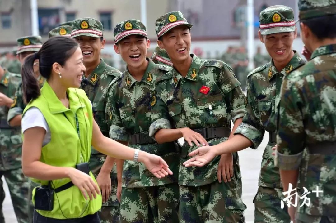 盐田军民鱼水一家亲双拥花开别样红