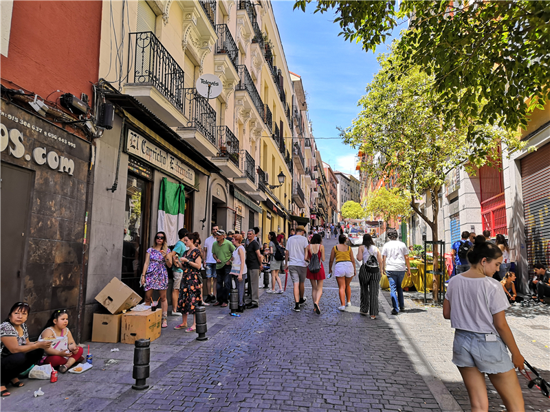 30张照片看西班牙人的悠闲生活-马德里街头随