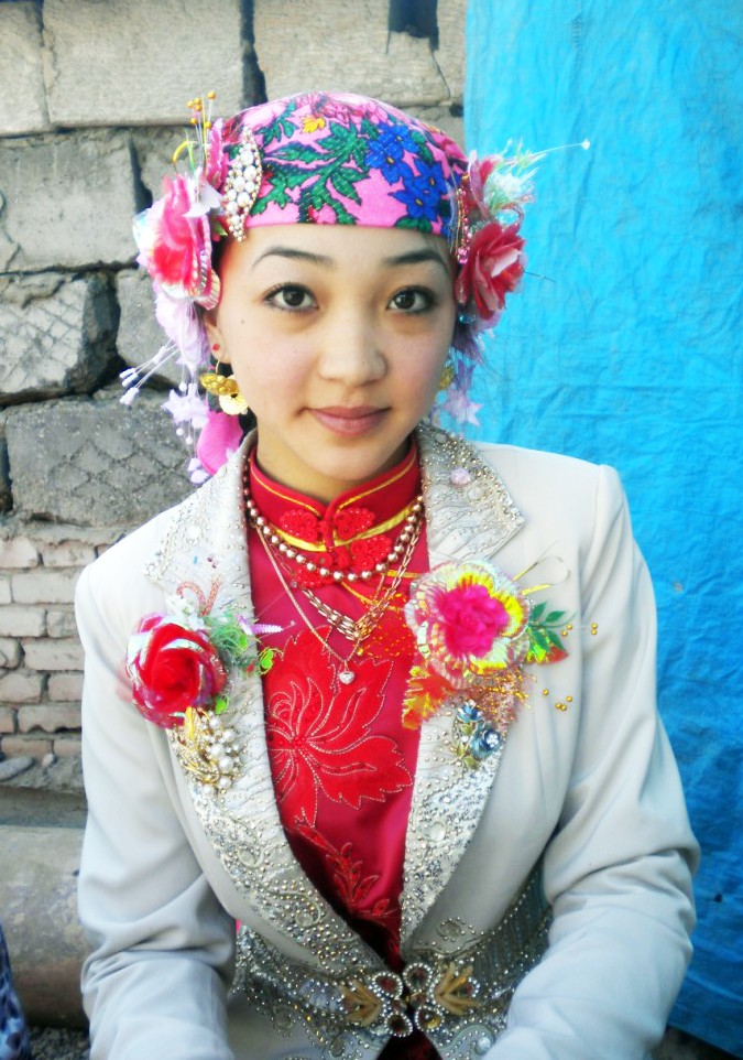 中亚妇女图片