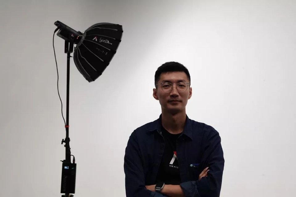 只需一盏灯单人访谈的五种布光方法–山东济南上山传媒解析