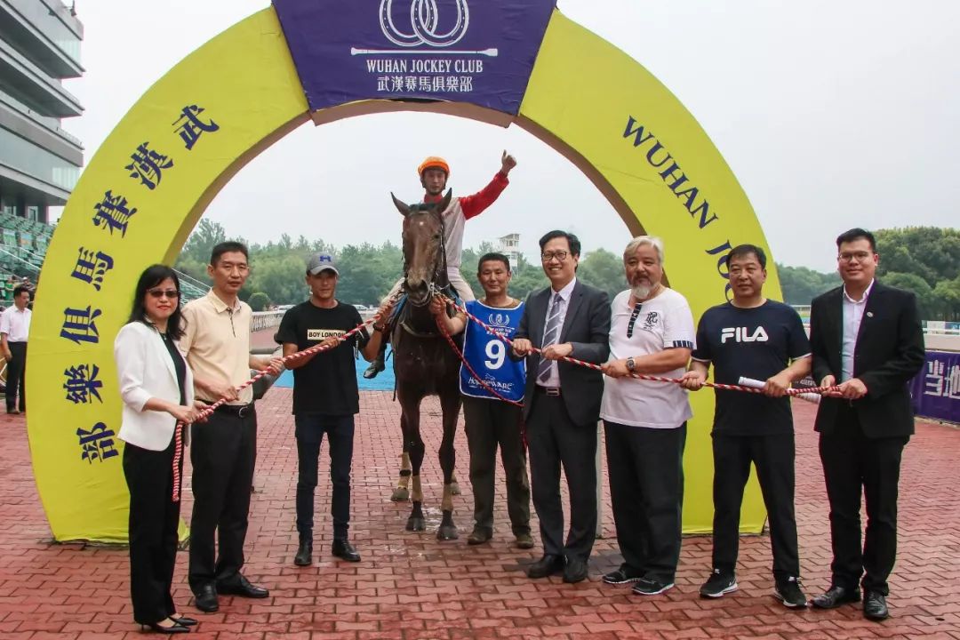 2019中國·武漢速度賽馬公開賽戰果賽事都市裡的跑馬地東方馬城國際