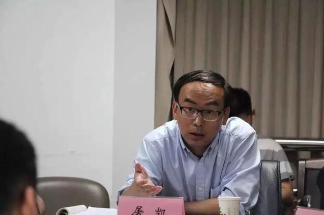 清华大学法学院的屠凯老师也认为,任锋老师的研究实际上是想探索一种