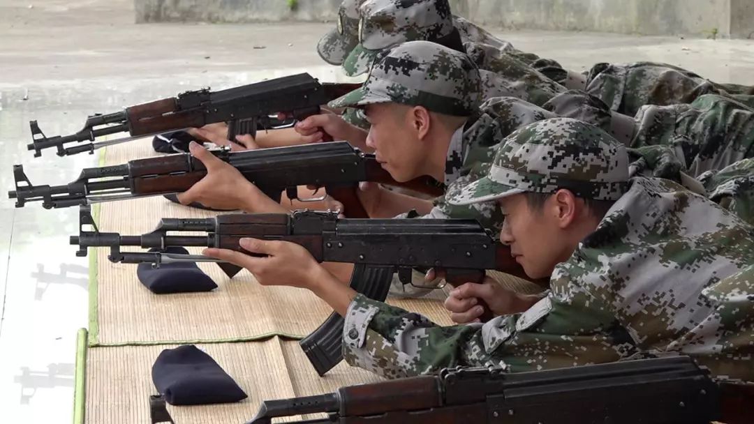 龙圩区基干民兵军事训练圆满结束