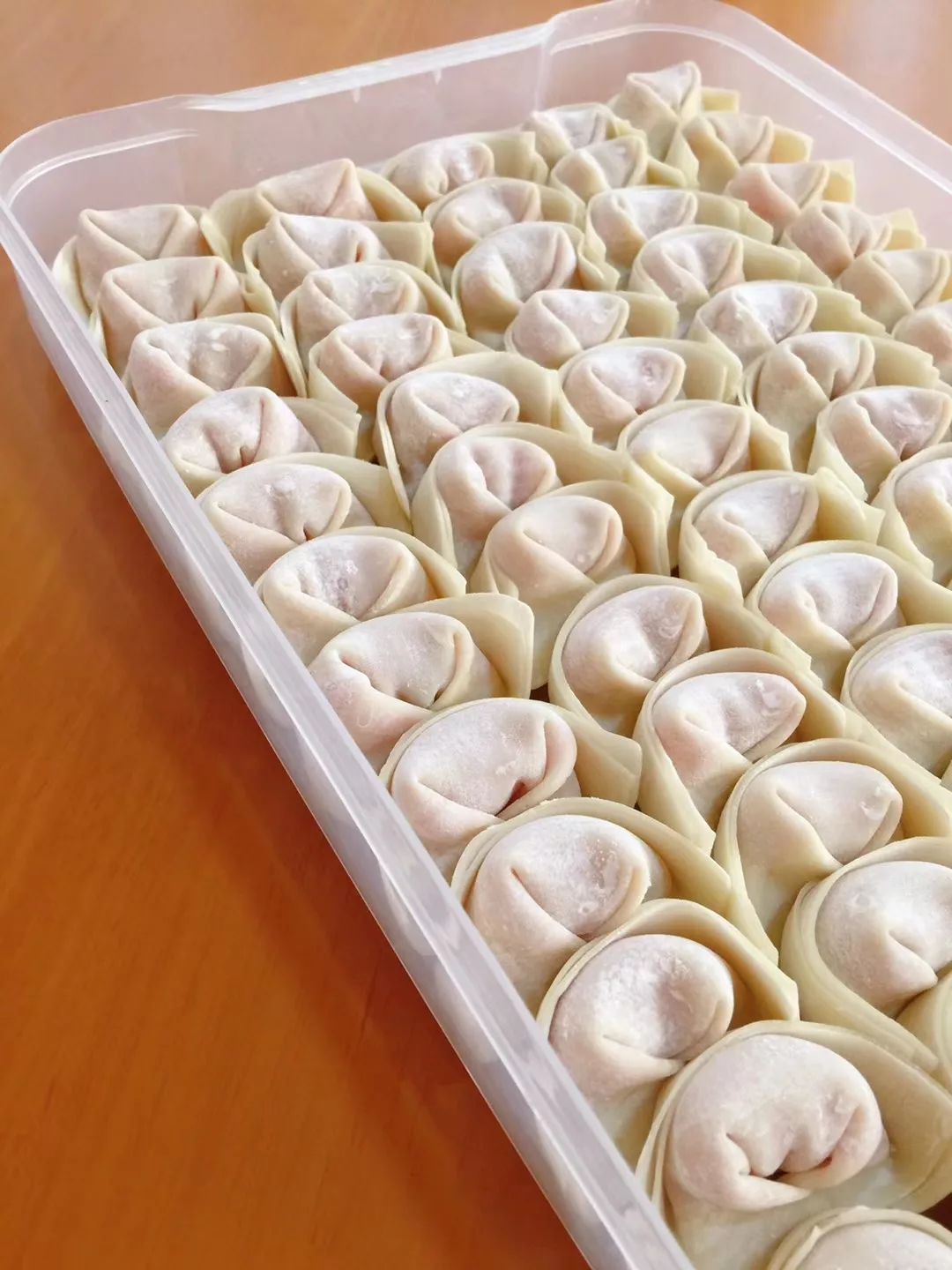 早餐分享教你做一款好看又好吃的鲜虾馄饨