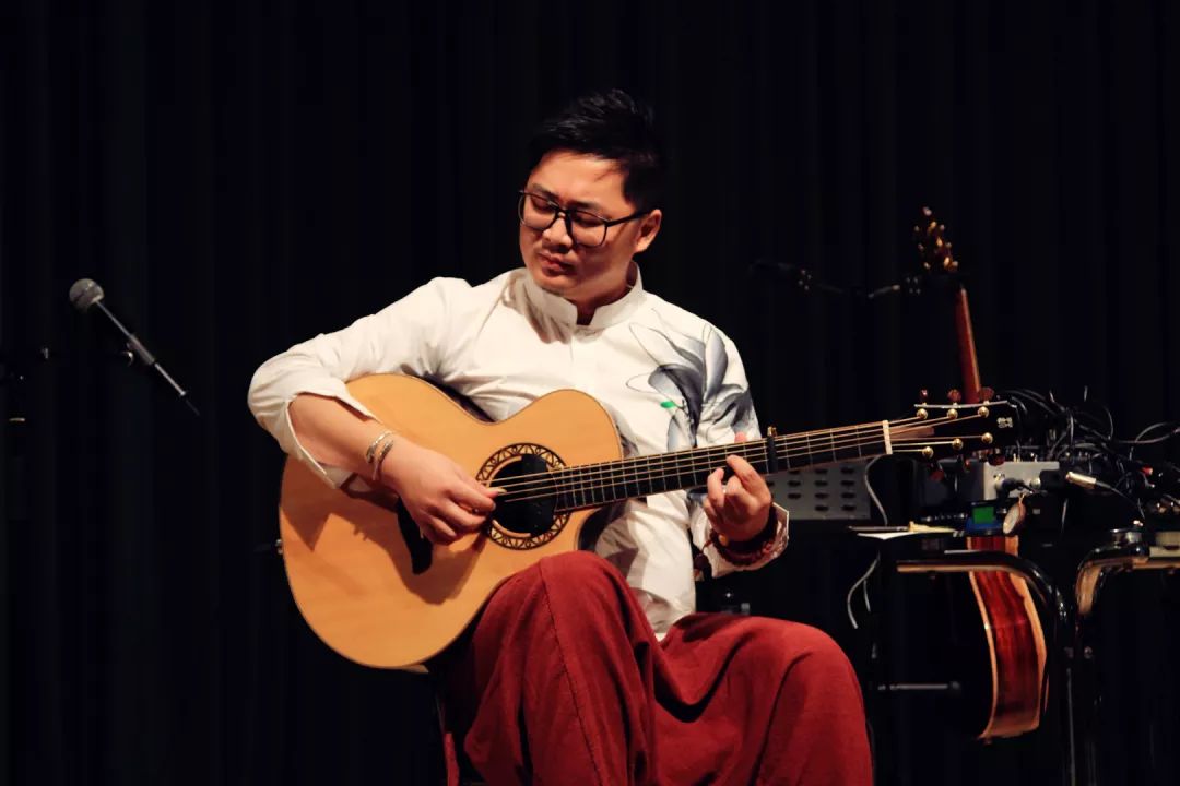 音乐磁场大来宾中国指弹吉他演奏家曹思义