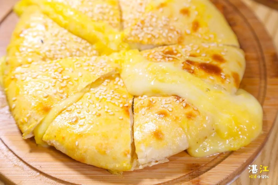 火爆抖音的榴莲芝士饼5折吃30cm拉丝还会爆浆