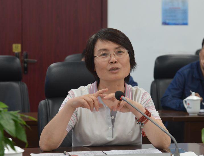 张素娟代表集团节能环保部在会上表示,集团对社会各级对我们钢铁企业