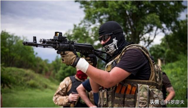 突发蒙面小绿人秘密入侵猛烈炮轰守军俄没有的事