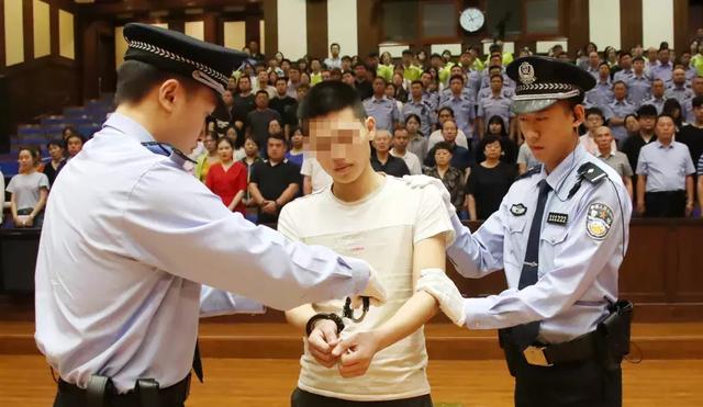 6月25日上午9时30分,鲁桂华院长担任审判长,会同审判员王洪波,人民