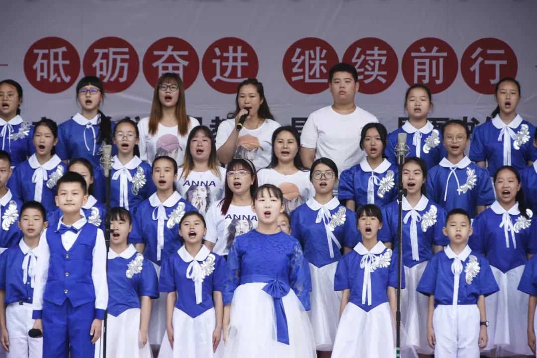 【直播】今天,千余中学生的声音响彻巫峡中学操场