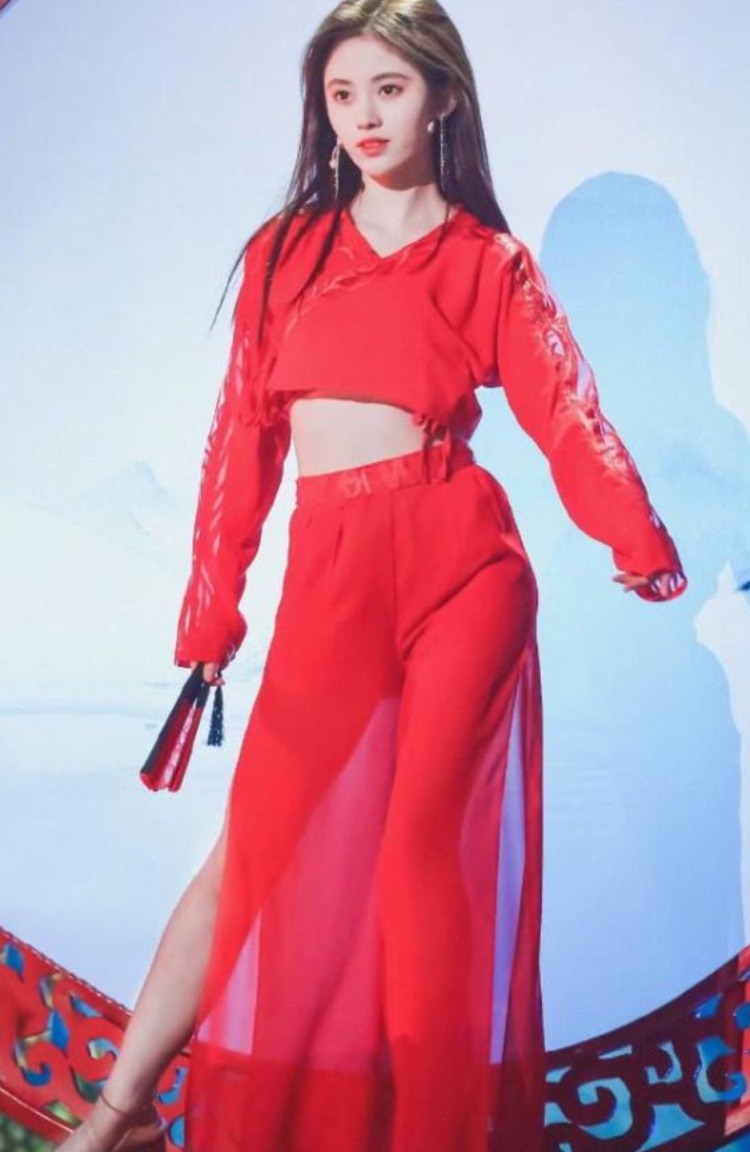 四千年美女鞠婧祎古装美如仙却因一双鞋被汉服圈批你不配