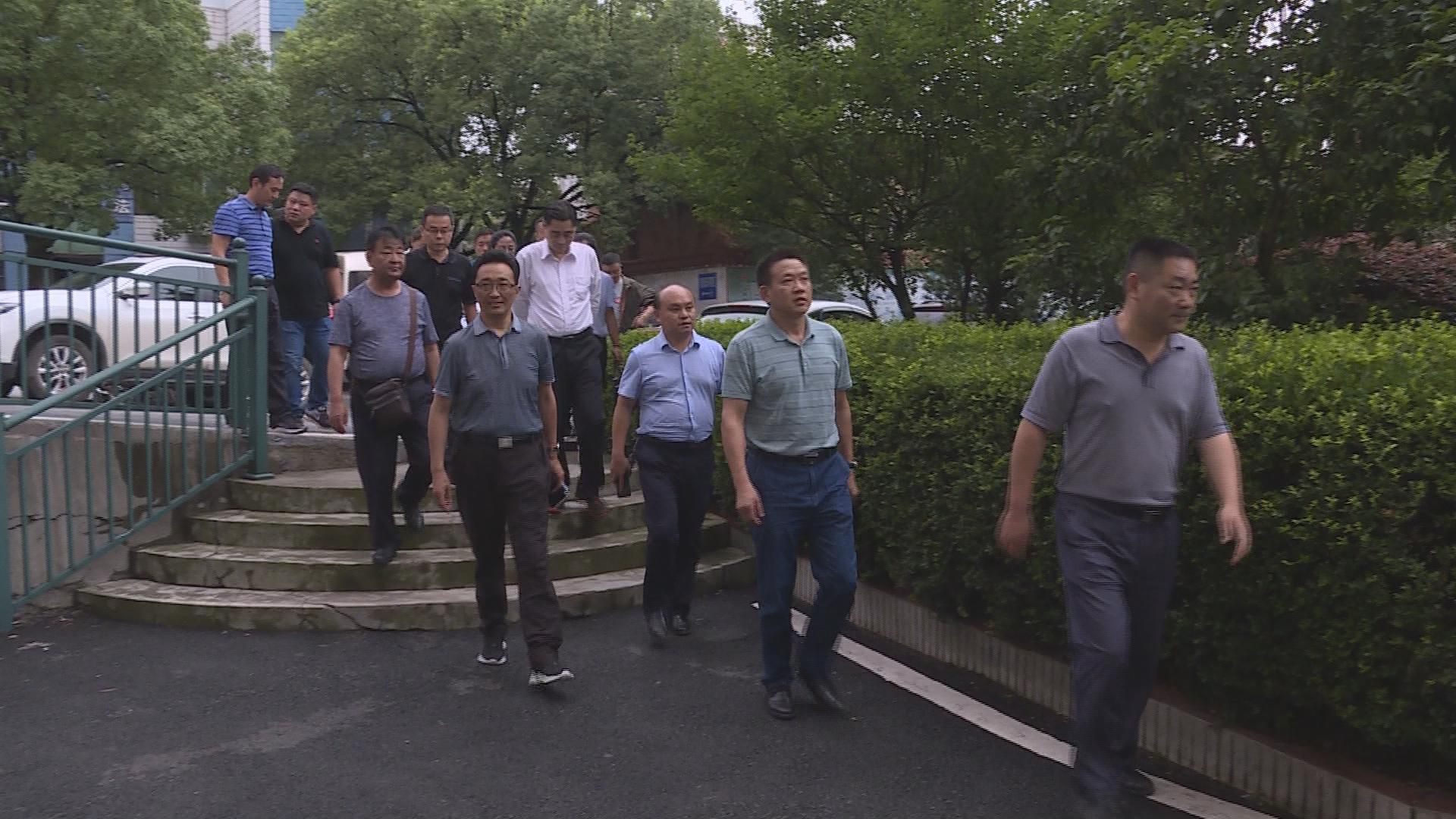 阳新新闻:西藏曲松县人大来我县参观考察