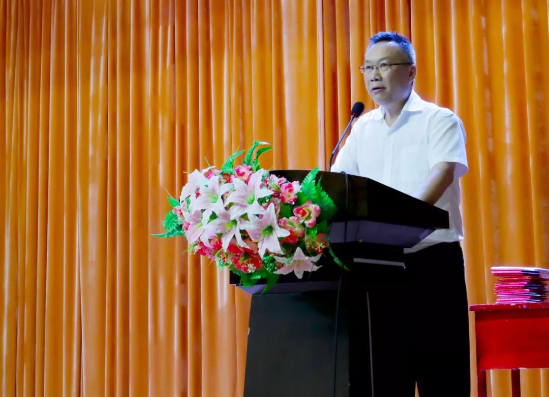 高级中学副校长赵国胜致辞美国主校区校长jon aultman致辞优秀毕业生