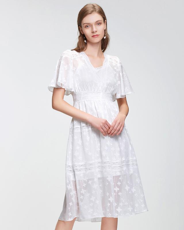 【每日一搭】夏季裙子搭配出仙女气质,最美不过白裙一袭