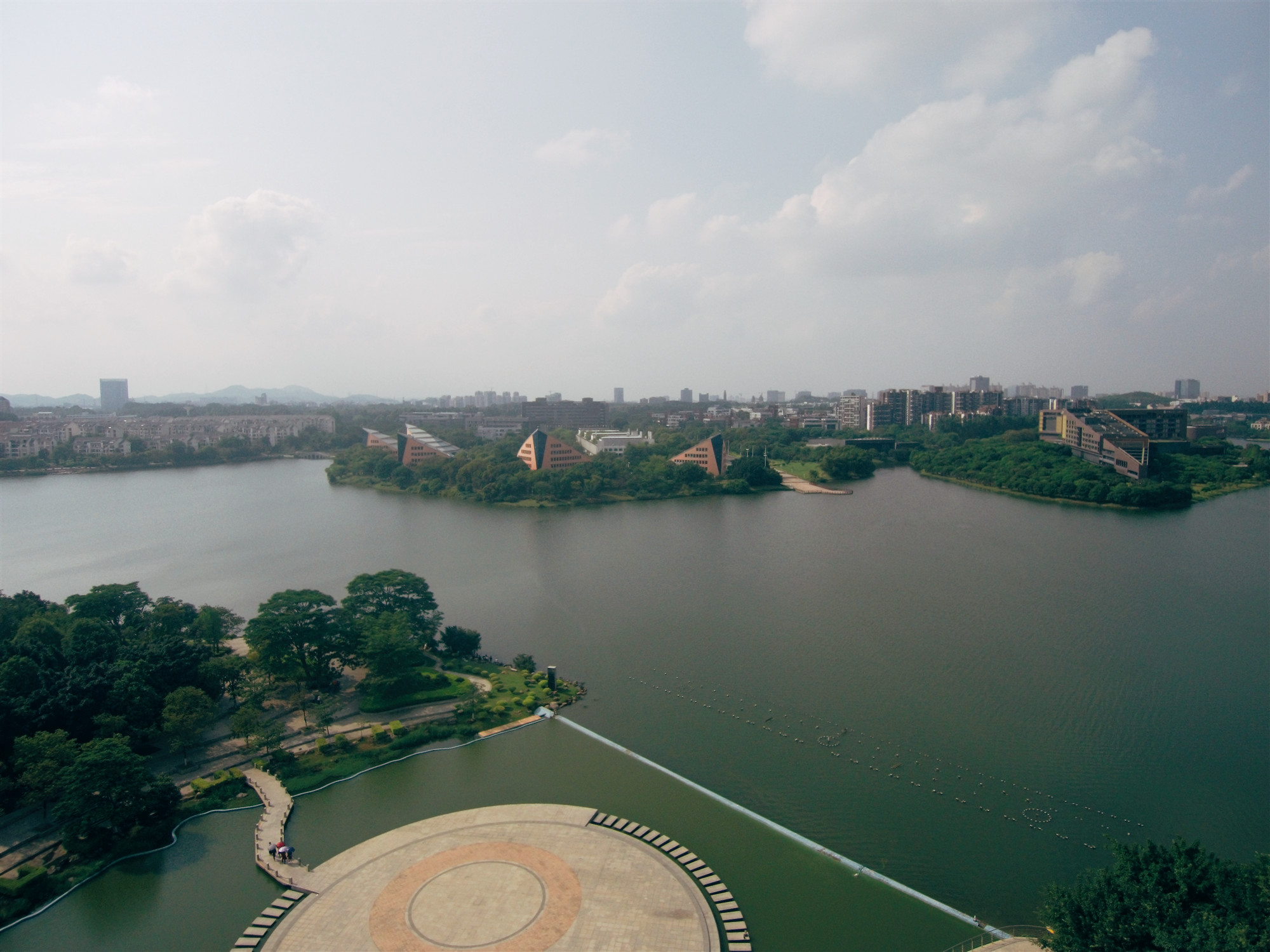 航拍图片:东莞松湖广场,松山湖胜景,好美
