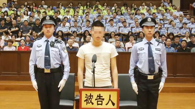 北京二中院院长鲁桂华开庭审理人体藏毒运输毒品案并当庭宣判