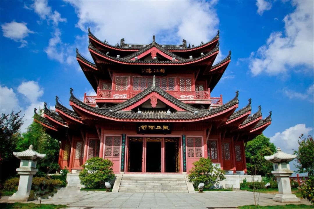 楼在九江在九江有一座建于明朝的千眼古桥九江的世外桃源潺潺流水山青