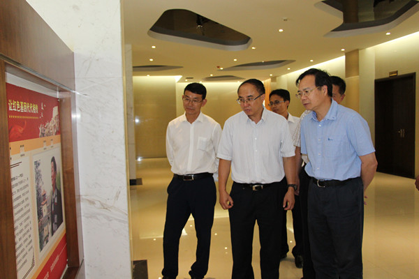 国家档案局副局长刘鲤生到我县调研