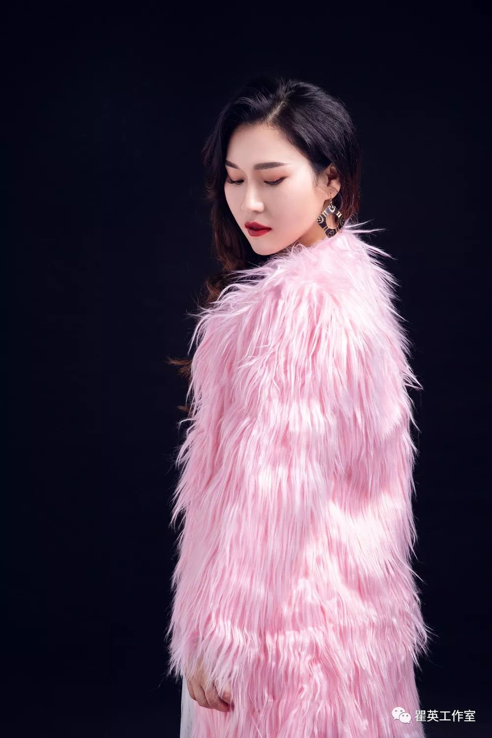 明星影像超燃海量美图带你看歌手瞿英最美的样子