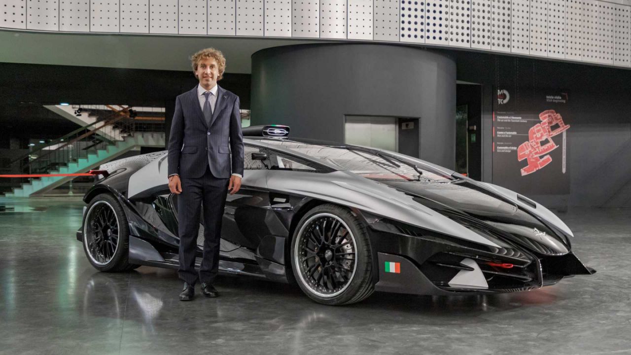 同级别的车子中有芬尼尔 supersport与莱肯 hyp