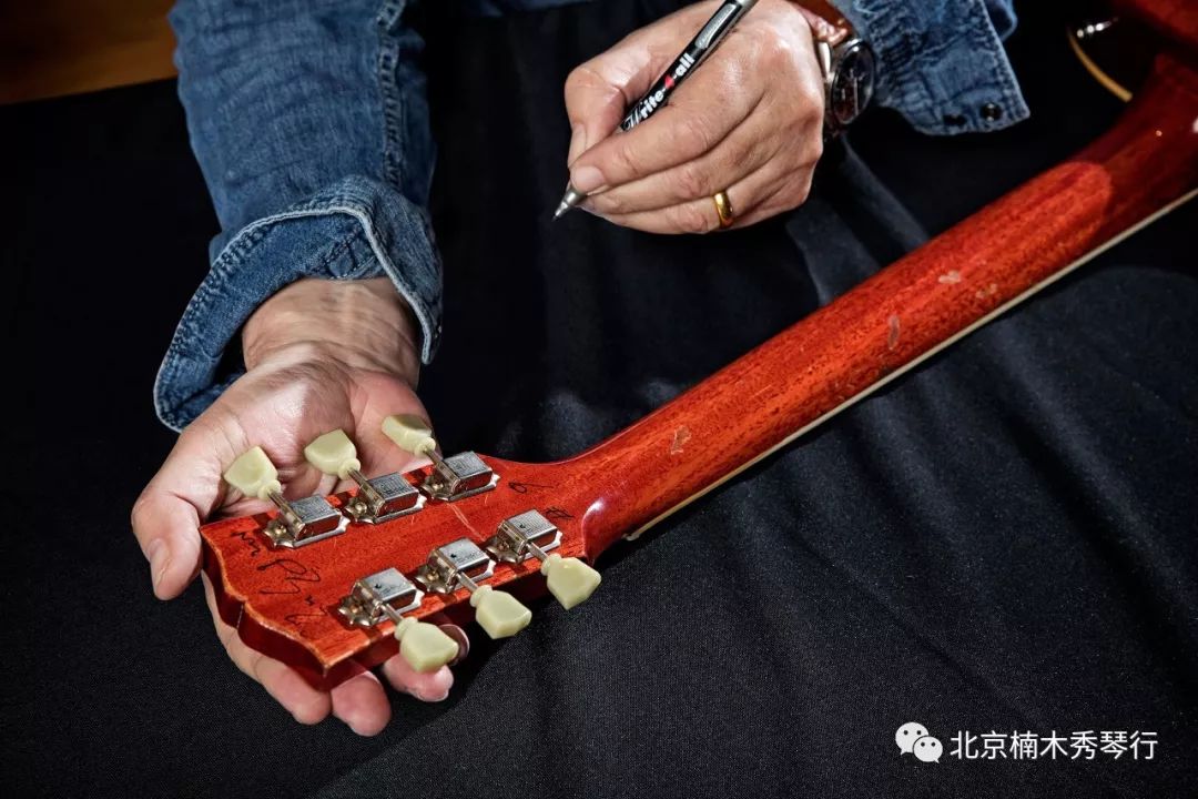 演奏大家gibsonmarkknopfler1958lespaulagedandsigned